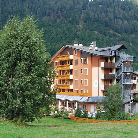 Hotel Derby Априка Екстериор снимка