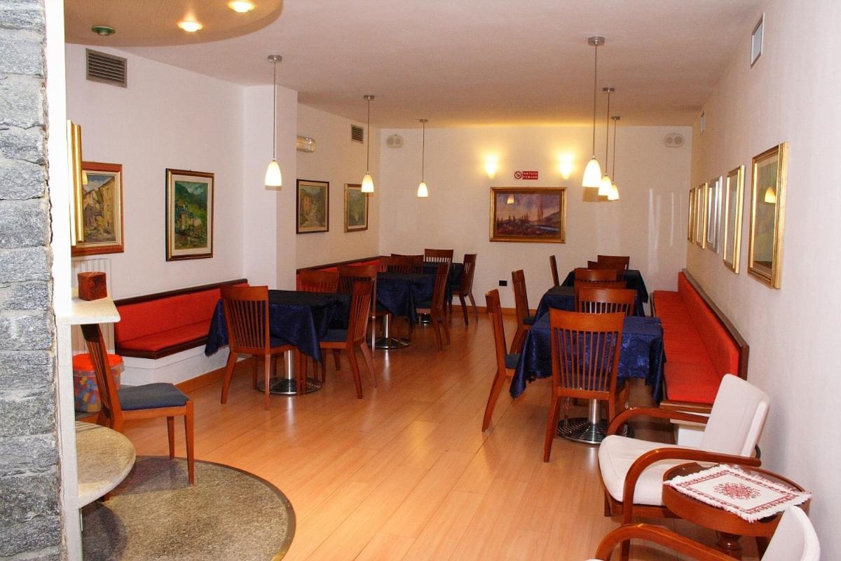 Hotel Derby Априка Екстериор снимка