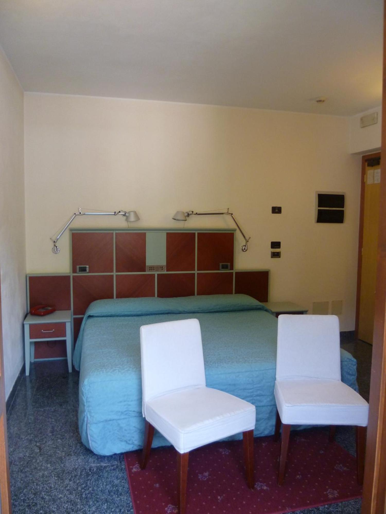 Hotel Derby Априка Екстериор снимка
