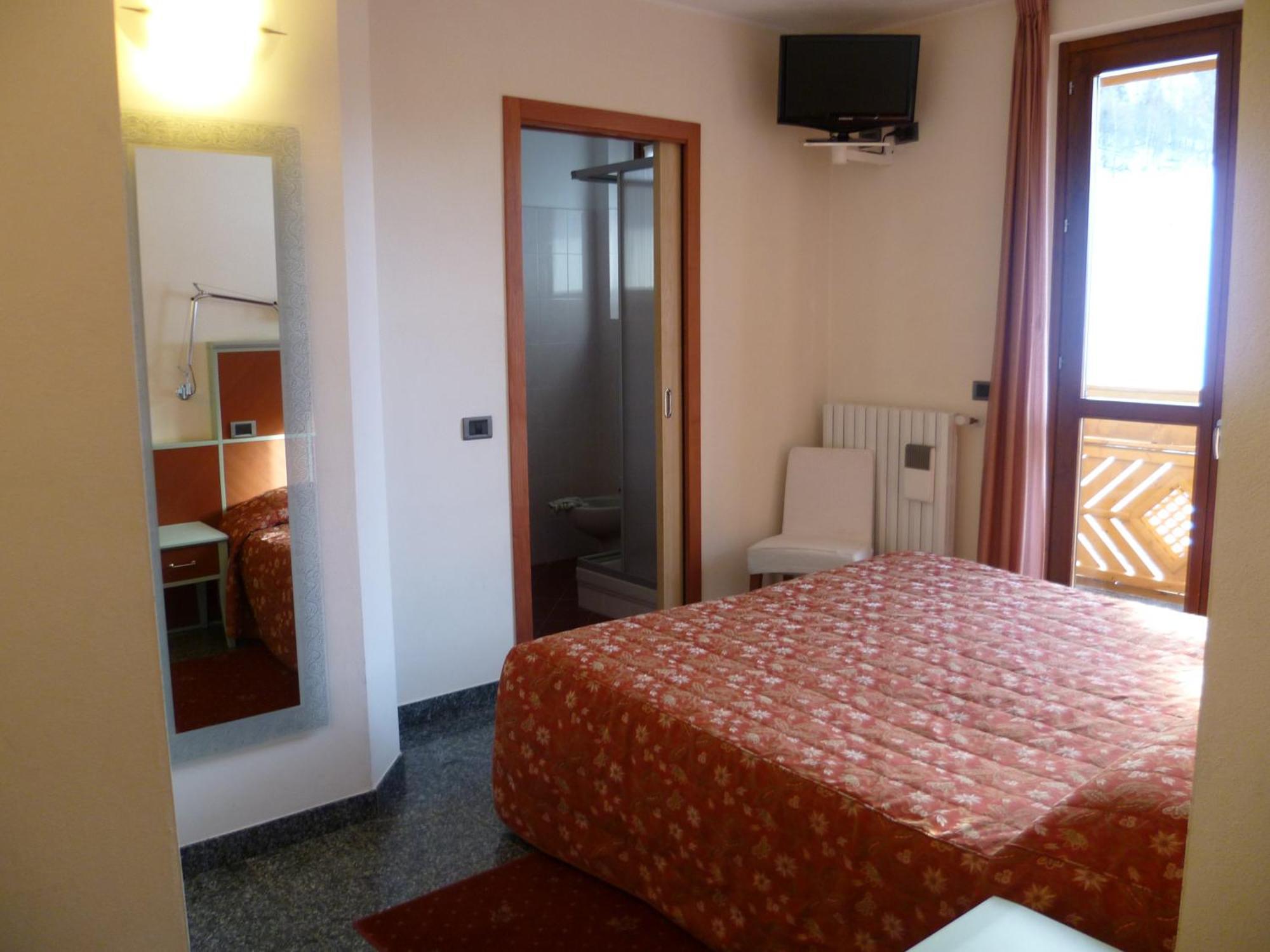 Hotel Derby Априка Екстериор снимка