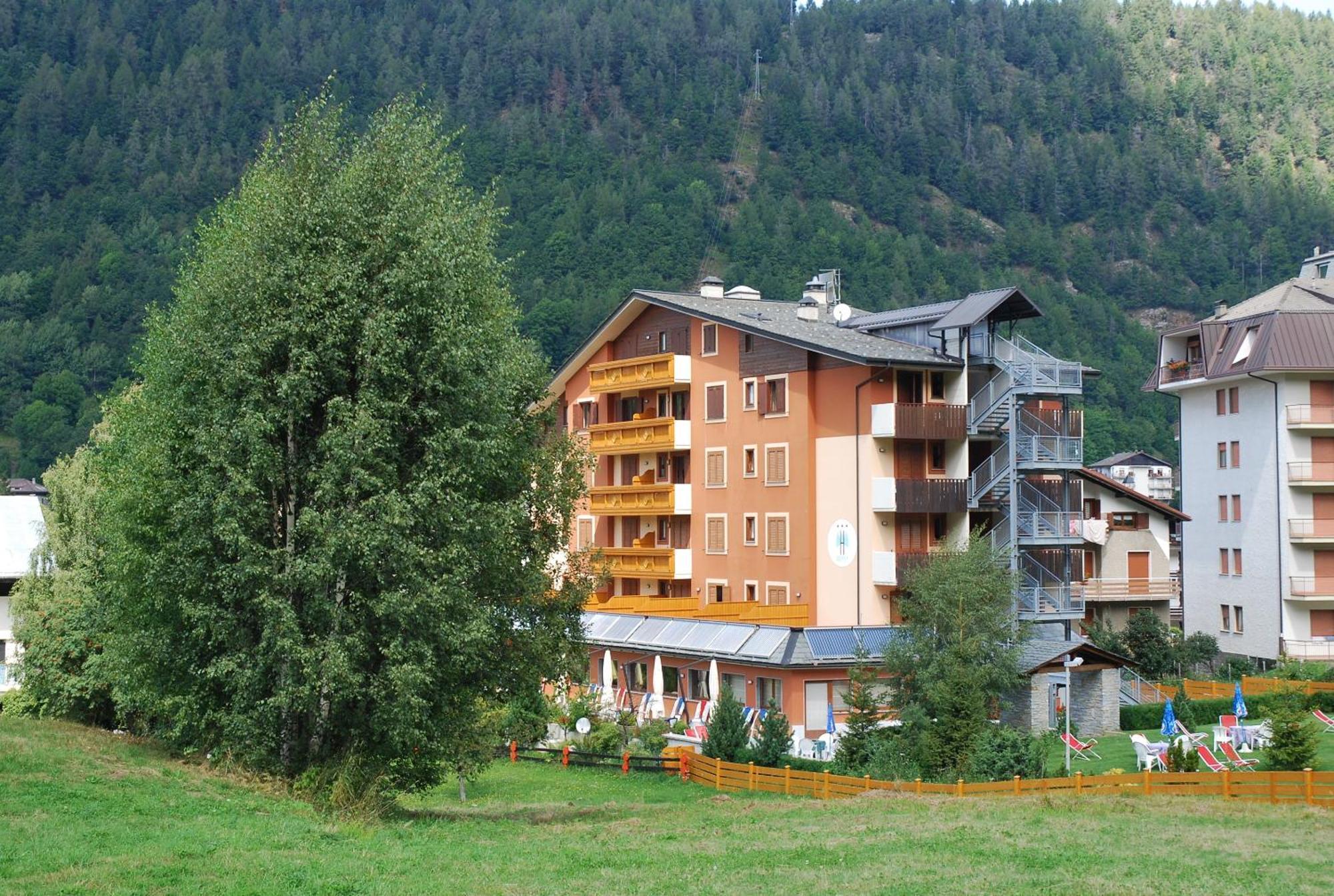 Hotel Derby Априка Екстериор снимка