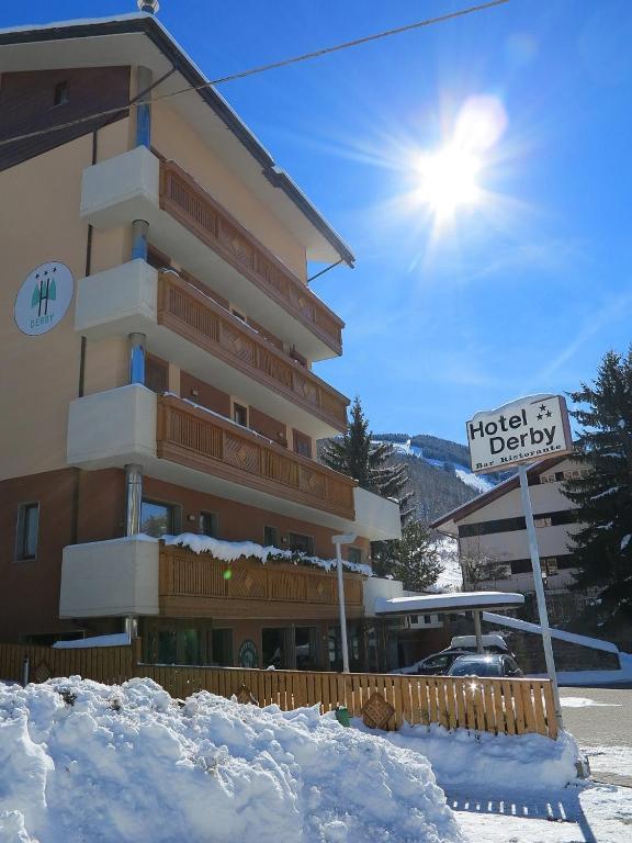 Hotel Derby Априка Екстериор снимка