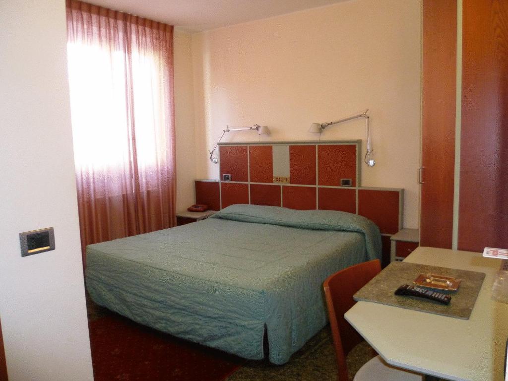 Hotel Derby Априка Стая снимка
