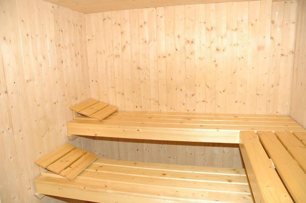 Hotel Derby Априка Екстериор снимка