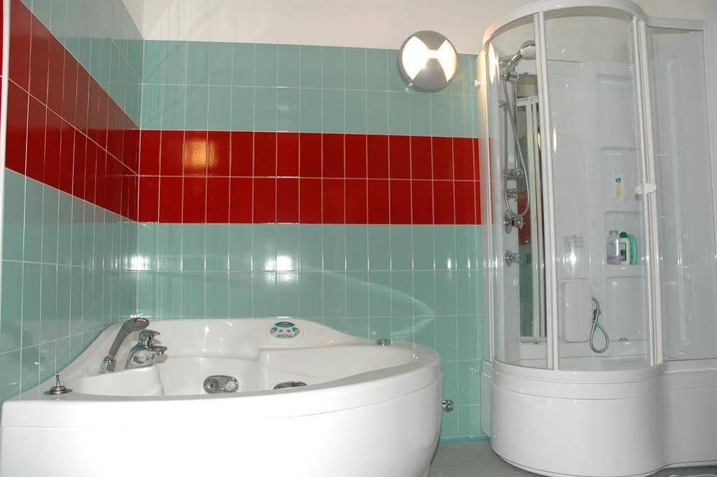 Hotel Derby Априка Екстериор снимка